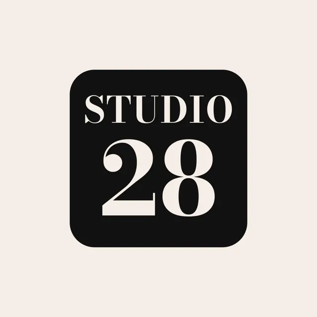 Studio 28 — znak w ramce